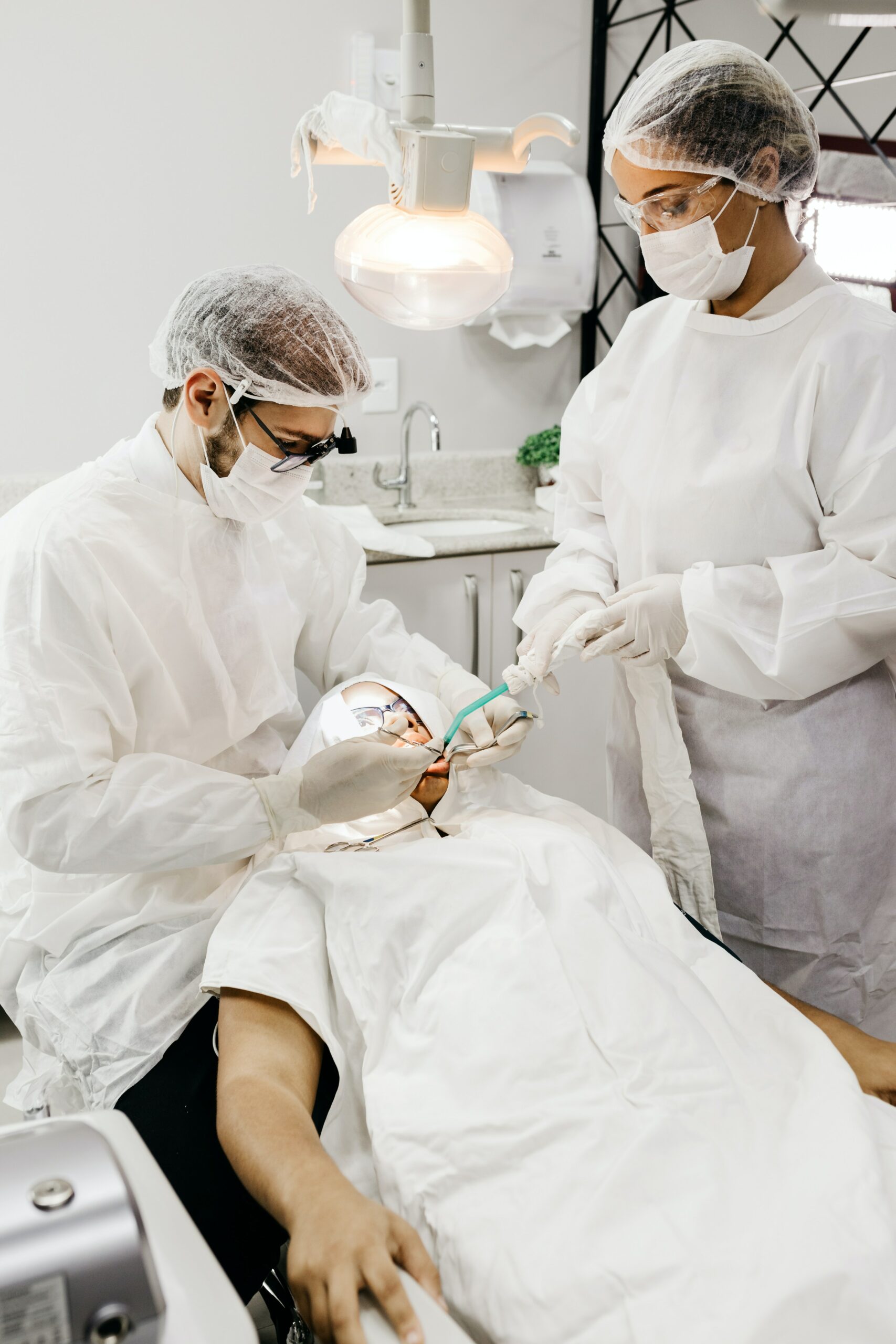 Assistante dentaire: 7 éléments essentiels à mettre dans son CV